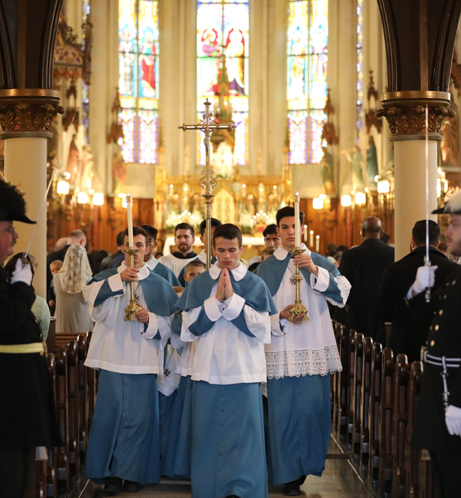 Liturgical procession in a Catholic cathedral — Knights of St. John International fraternity